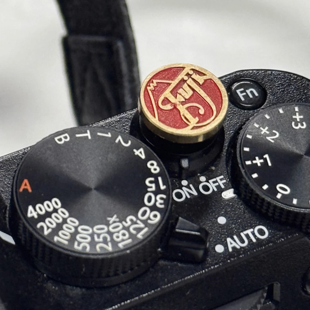 Osłona mocowania lampy błyskow – Fujifilm Camera X100Vi recenzja i cena