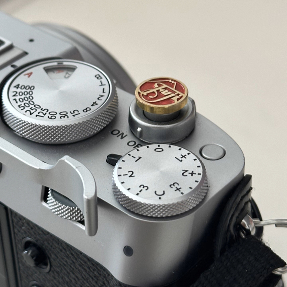 Osłona mocowania lampy błyskow – Fujifilm Camera X100Vi recenzja i cena